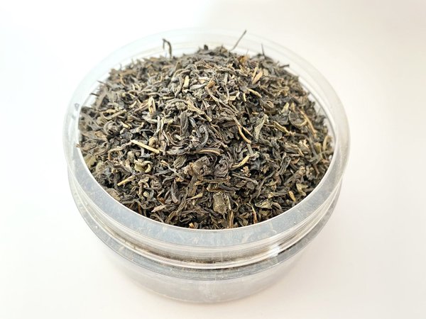 Zertifizierter Bio Hanfblüten CBD Tee Mischung mit grünem Tee